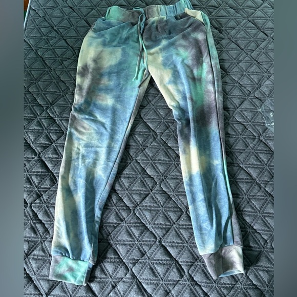 Viamor Lounge Pants - Picture 3 of 5